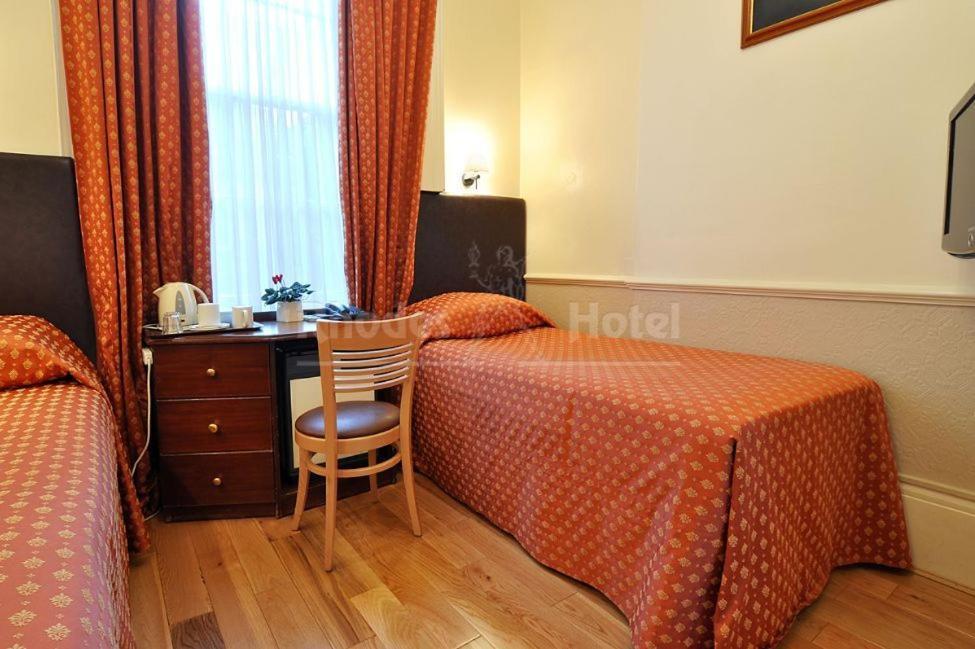 Rhodes Hotel Лондон Экстерьер фото